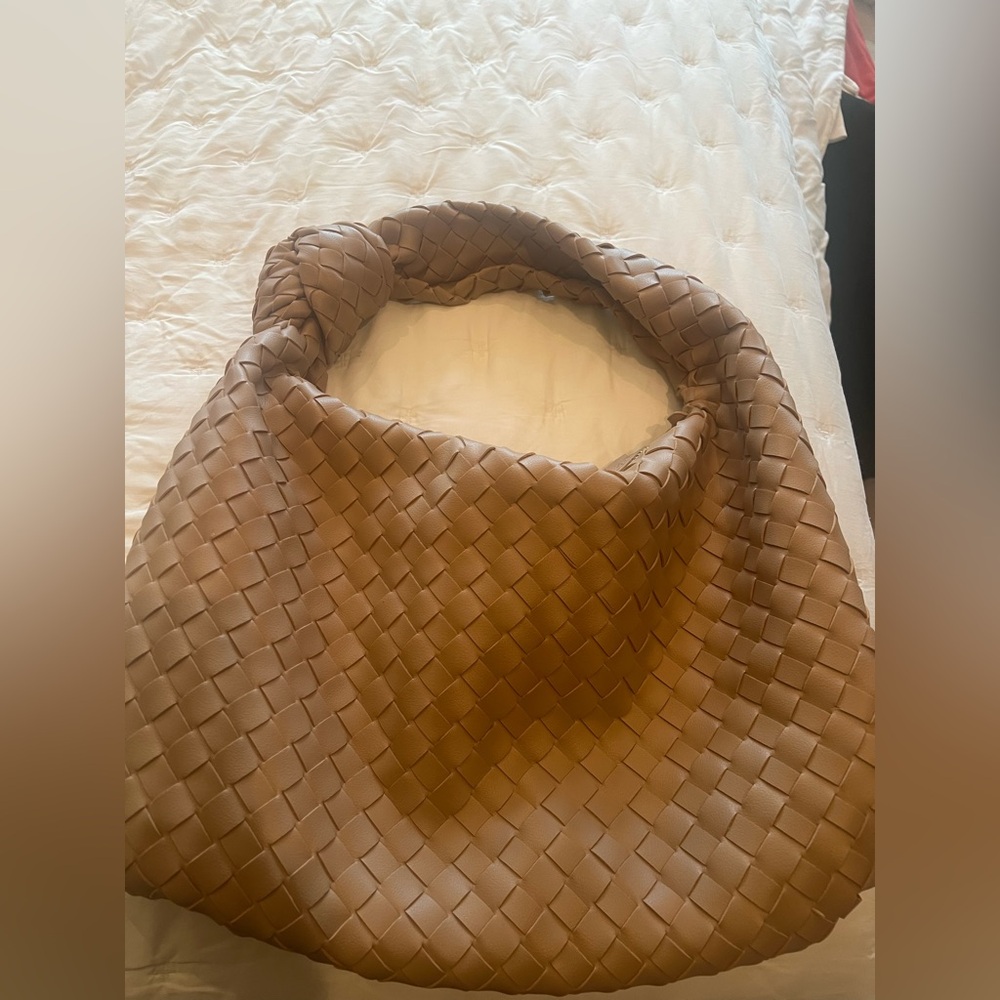 Elegant Tan Woven Women's Bag